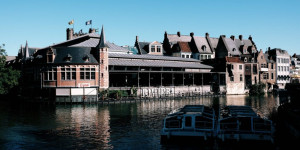 Beitragsbild des Blogbeitrags Ein Abenteuer in Gent – Architektur, Menschen, Grachten und Street-Art