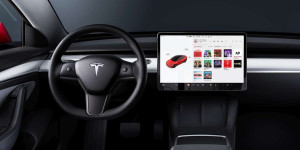 Beitragsbild des Blogbeitrags Was bringt die Tesla Premium Konnektivität? 