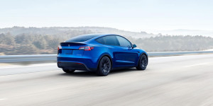 Beitragsbild des Blogbeitrags Deshalb funktioniert der Tempomat beim Tesla anders 