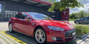 Beitragsbild des Blogbeitrags Sehr günstiger Tesla Gebrauchtwagen? – Vorsicht beim Kauf!
