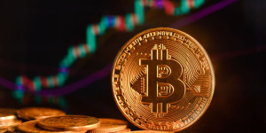 Beitragsbild des Blogbeitrags BTC erholt sich von 2-Monats-Tief, da Bullen in den Markt einsteigen – Marktupdates .
Mögliche kürzere Versionen:
– BTC erholt sich dank Bullen am Markt
– Marktupdate: BTC steigt nach Tief wieder an