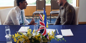 Beitragsbild des Blogbeitrags Selenskyj bei G7-Gesprächen, während die Ukraine Zugang zu F-16 erhält