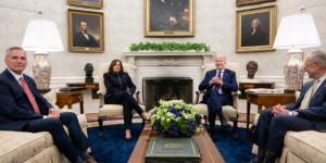 Beitragsbild des Blogbeitrags US-Schuldengespräche stehen auf Messers Schneide