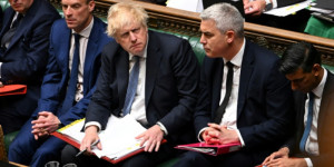 Beitragsbild des Blogbeitrags Die britische Polizei prüft neue „Partygate“-Vorwürfe gegen Johnson
