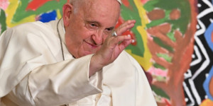 Beitragsbild des Blogbeitrags Papst Franziskus hat Fieber, klärt den Zeitplan 