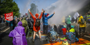 Beitragsbild des Blogbeitrags Über 1.500 Personen bei Klimaprotesten in den Niederlanden festgenommen 
