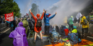 Beitragsbild des Blogbeitrags Über 1.500 Personen bei Klimaprotesten in den Niederlanden festgenommen