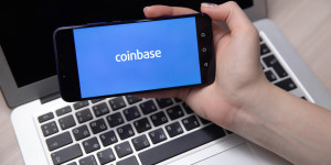 Beitragsbild des Blogbeitrags Laut Analysten besteht für die Coinbase-Aktie ein Aufwärtspotenzial von 70 US-Dollar