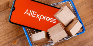 Beitragsbild des Blogbeitrags Floki Inu gewinnt an Dynamik, da der chinesische E-Commerce-Riese seinen Nutzen erkennt