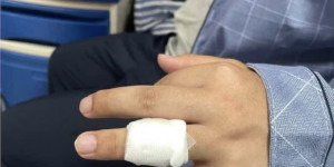 Beitragsbild des Blogbeitrags Der Angriff der Polizei auf einen Reporter löst in China eine seltene öffentliche Debatte und Empörung aus