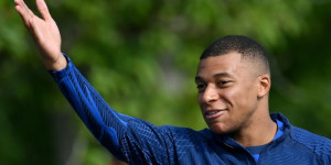 Beitragsbild des Blogbeitrags Die Zukunft von Mbappé ist stark zweifelhaft, nachdem er sich geweigert hat, den PSG-Vertrag zu verlängern
