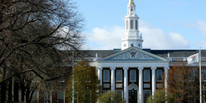 Beitragsbild des Blogbeitrags Leiter der Harvard-Leichenhalle wegen Verkauf gestohlener Körperteile angeklagt