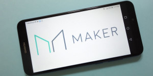 Beitragsbild des Blogbeitrags MakerDAO stimmt dafür, den in der DAI-Stablecoin-Reserve gehaltenen GUSD zu verringern