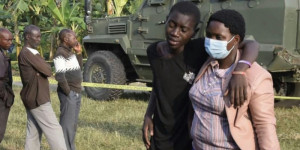 Beitragsbild des Blogbeitrags Gespanntes Warten auf Neuigkeiten nach 41 Toten bei Angriff auf eine Schule in Uganda