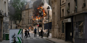 Beitragsbild des Blogbeitrags Retter durchkämmen die Trümmer der Explosion in Paris 