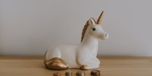 Beitragsbild des Blogbeitrags Uniswap Es drohen Gegenreaktionen wegen der Auferlegung einer Business-Source-Lizenz für v4-Code