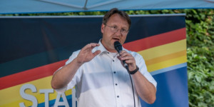 Beitragsbild des Blogbeitrags Der Zorn der Ostdeutschen kocht über den rechtsextremen Sieg
