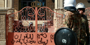 Beitragsbild des Blogbeitrags Iraker verstoßen gegen Schweden-Mission, während muslimische Nationen die Koranverbrennung anprangern 
