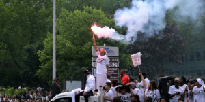 Beitragsbild des Blogbeitrags Wut auf die Polizei, als Marsch eines französischen Teenagers gewalttätig wird