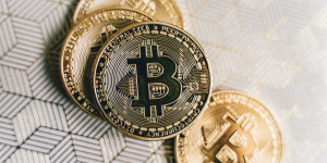 Beitragsbild des Blogbeitrags Das offene Interesse an Bitcoin-Optionen liegt fast auf dem Höchststand von 2021. Wird BTC die 31.300-Dollar-Marke durchbrechen? 