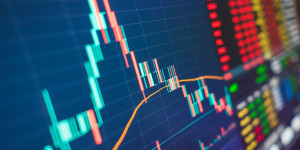 Beitragsbild des Blogbeitrags Handelsvolumen auf dem Kryptomarkt erreicht inmitten von Marktturbulenzen den niedrigsten Stand seit 2020