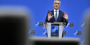 Beitragsbild des Blogbeitrags Die NATO ringt mit dem Beitrittsvorstoß der Ukraine