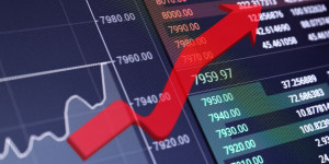 Beitragsbild des Blogbeitrags Die Korrelation zwischen Bitcoin und dem NASDAQ Composite Index fällt auf ein 2-Jahres-Tief