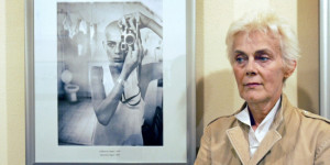 Beitragsbild des Blogbeitrags Die französische Kriegsfotografin Marie-Laure de Decker ist im Alter von 75 Jahren gestorben 