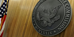 Beitragsbild des Blogbeitrags SEC verzögert angeblich Unterstützung für US-Kryptomarktgesetz