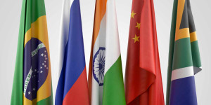 Beitragsbild des Blogbeitrags BRICS-Währung nicht auf der Agenda des Gipfels der Staats- und Regierungschefs – Länder konzentrieren sich auf Entdollarisierung.