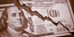 Beitragsbild des Blogbeitrags Wirtschaftsexperte Peter Schiff rät: “Aus dem Dollar aussteigen” – Der USD wird zerstört 