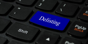 Beitragsbild des Blogbeitrags Bericht: SEC verlangte von Coinbase die Delistung aller Krypto-Assets außer Bitcoin vor Klageeinreichung