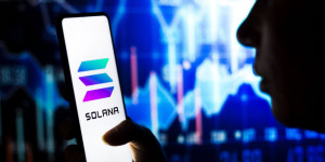 Beitragsbild des Blogbeitrags Größte Verlierer: SOL, XLM um 5% gesunken, während bärische Phase anhält – Markt-Updates