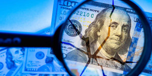 Beitragsbild des Blogbeitrags Economist prognostiziert beschleunigten De-Dollarisierungsprozess nach US-Rating-Herabstufung