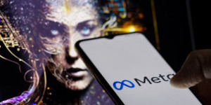 Beitragsbild des Blogbeitrags Facebook-Eigentümer Meta plant möglicherweise nächsten Monat die Einführung eines Chatbots mit dem Namen “Personas”, so ein Bericht.