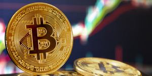 Beitragsbild des Blogbeitrags Kryptofonds vs. Bitcoin-Inhaber: Wer war im ersten Halbjahr 2023 der bessere Performer?