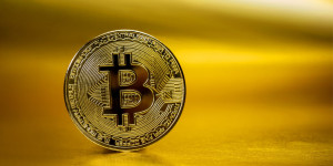 Beitragsbild des Blogbeitrags Bitcoin und Ethereum Technische Analyse: BTC, ETH setzen ihren Rückgang am Samstag fort, während die Märkte auf den neuesten NFP-Bericht reagieren – Marktupdates