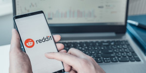 Beitragsbild des Blogbeitrags Kraken-Listing schickt Reddit-Community-Token zum Mond