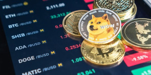 Beitragsbild des Blogbeitrags Dogecoin-Preisprognose: mehrmalige technische Analyse