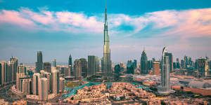 Beitragsbild des Blogbeitrags Dubai subventioniert Gewerbelizenzen für Web3- und AI-Unternehmen.