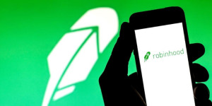 Beitragsbild des Blogbeitrags Dogecoin Power Play: Robinhood steht vor einem 16-Millionen-Dollar-Wal-Exodus – Details