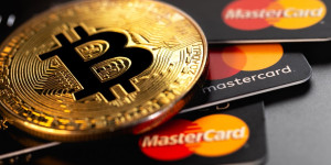 Beitragsbild des Blogbeitrags Banken dürfen in Usbekistan Kryptowährungs-Mastercard-Karten ausstellen.