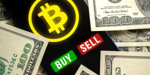 Beitragsbild des Blogbeitrags CZ bricht sein Schweigen und weist Binances Bitcoin-Dumping-Vorwürfe zurück, um BNB zu schützen