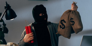 Beitragsbild des Blogbeitrags Der 6,4-Millionen-Dollar-Betrug von Magnate Finance steht im Zusammenhang mit Teppichabzügen von Solfire und Kokomo