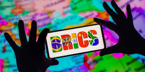 Beitragsbild des Blogbeitrags Russischer Diplomat: Alle Länder wurden zur Teilnahme an BRICS eingeladen und haben der Mitgliedschaft zugestimmt