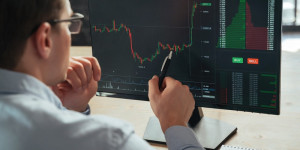 Beitragsbild des Blogbeitrags Stacks und Toncoin führen den Bullenzyklus an, während die globale Marktkapitalisierung für Kryptowährungen steigt