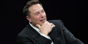 Beitragsbild des Blogbeitrags Musk finanziert Dogecoin, erwägt Blockchain Social Media – Biographische Details