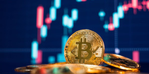 Beitragsbild des Blogbeitrags Bitcoin, Ethereum Technische Analyse: Volatilität kehrt während Freitagssitzung zu BTC und ETH zurück. 