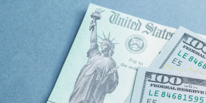 Beitragsbild des Blogbeitrags Tether prahlt mit einer US-Treasury-Exposition von 72,5 Milliarden US-Dollar und schwindendem Interesse an der nationalen Verschuldung