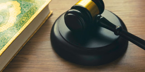 Beitragsbild des Blogbeitrags Legitimität der “Islamic Coin” als schariakonforme Kryptowährung durch Fatwa bestätigt